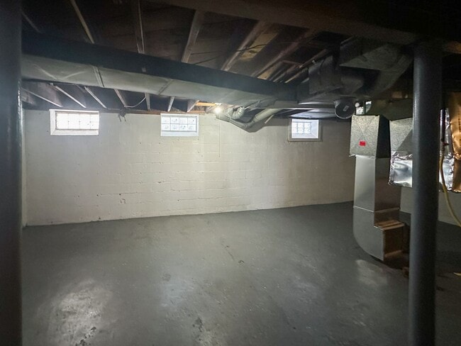 Building Photo - AVAILABLE NOW Home in University District ...