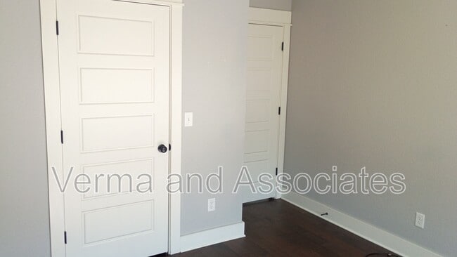 Building Photo - 1610 Sweetbriar Way