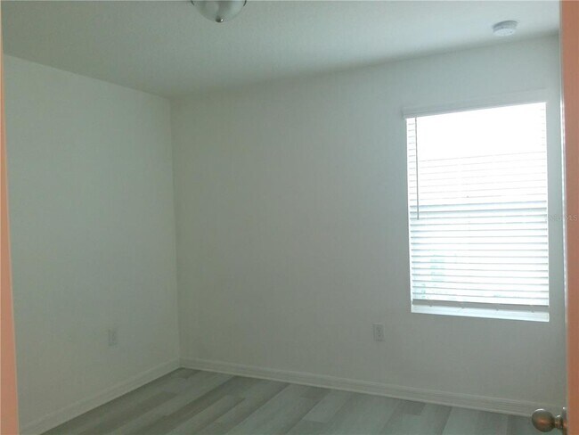 Building Photo - 947 Grandin St