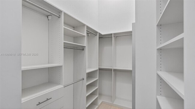 Building Photo - 622 Malaga Ave