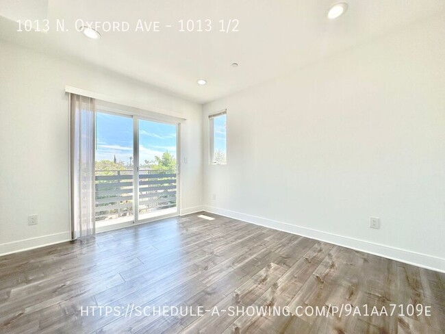 Building Photo - Beautiful new modern 3 story townhome 3 Be...