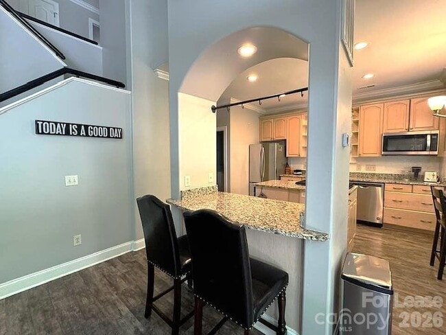 Building Photo - 6629 Tuskan Dr