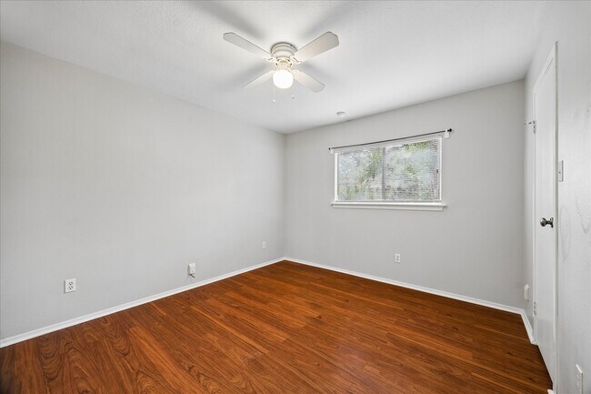 Building Photo - 2 Goldthread Ct