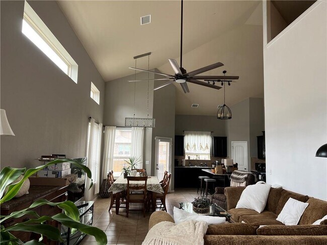 Building Photo - 1529 Hamiltons Wy