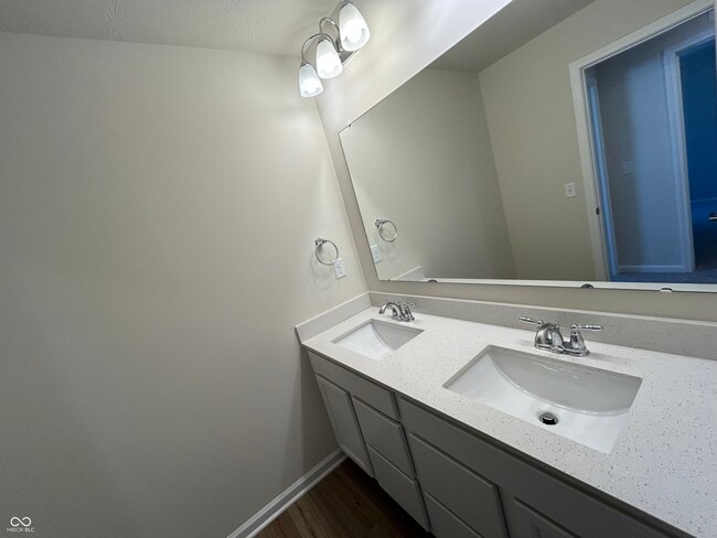Building Photo - 9755 Behner Dr