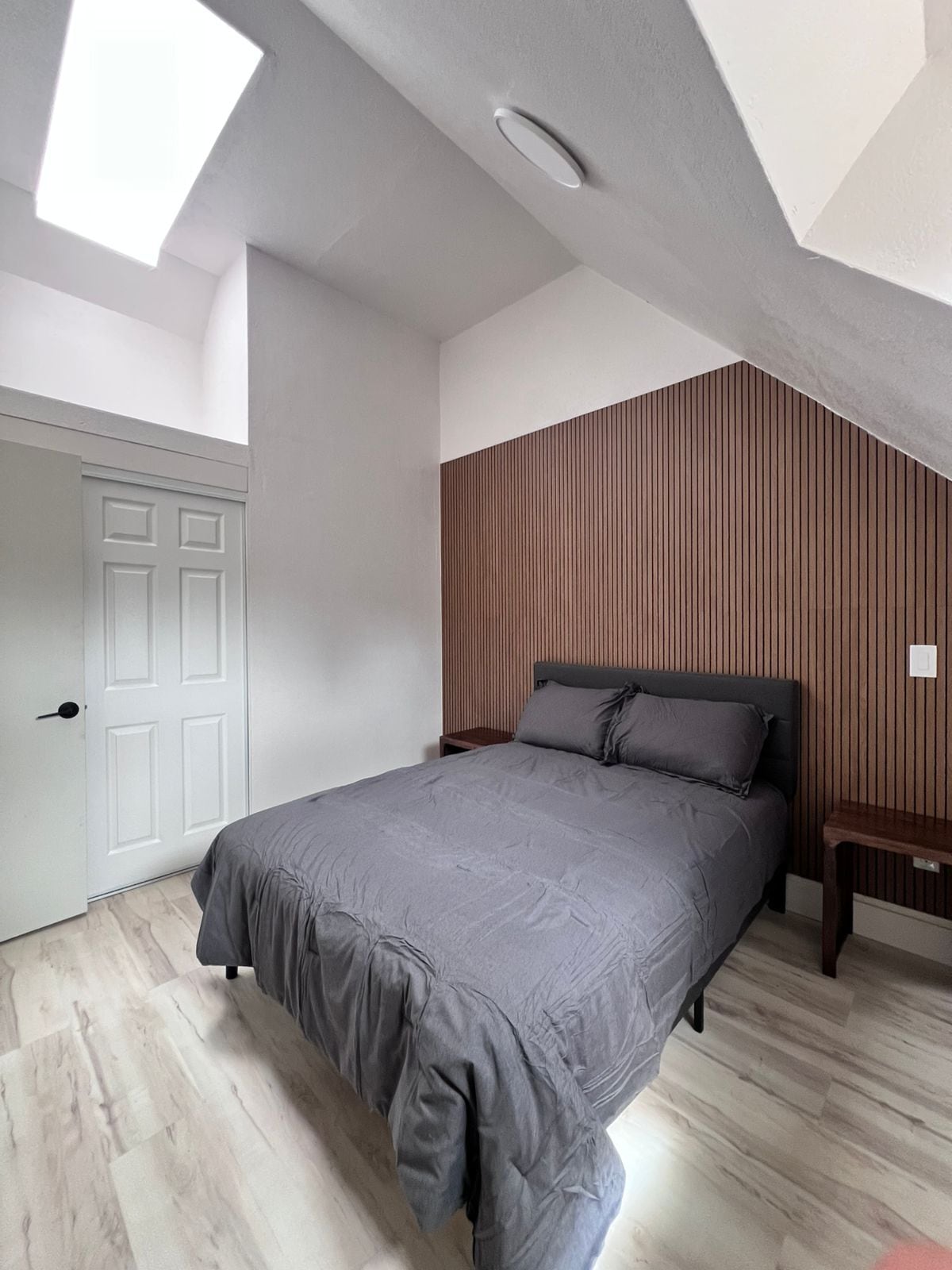 Building Photo - 496 Carr Ave