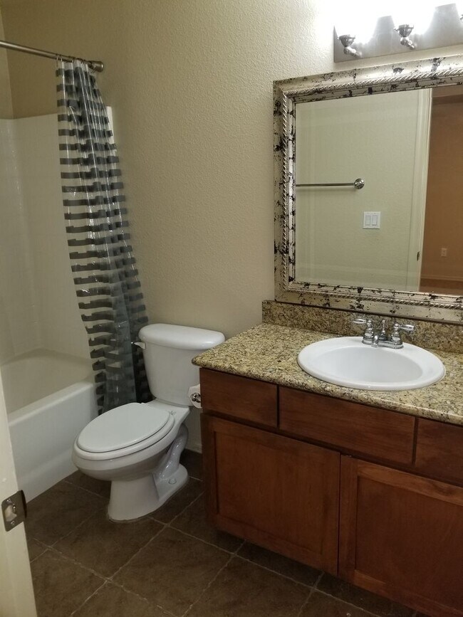 Building Photo - Upgraded West-Flagstaff Condo in the Arbors - 2 Bed, 2 Bath - NO Students & NO Pets! - Avail. NOW!!