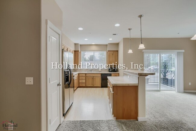 Building Photo - 10882 NE Red Wing Way