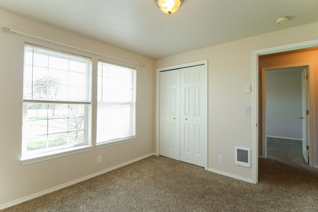 Building Photo - Fantastic 4-Bedroom, 3.5-Bath Home In Great Neighborhood!