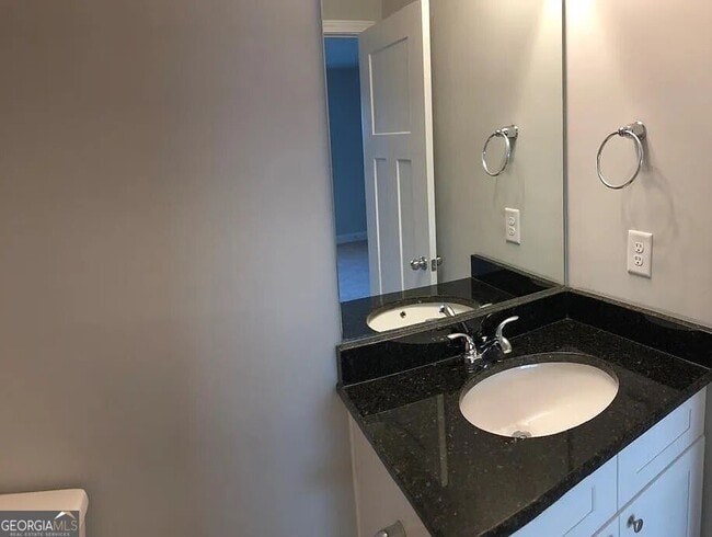 Building Photo - 1350 Binghampton Cir