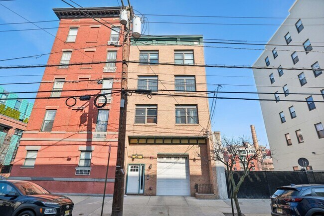 Building Photo - 331 Jefferson St