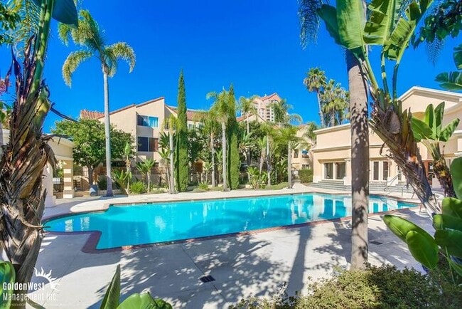 Building Photo - Charming 2Bdm 2Ba Condo in The Venetian Community of La Jolla