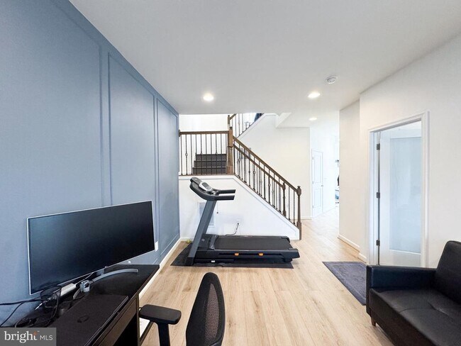 Building Photo - 42462 Dogwood Glen Square