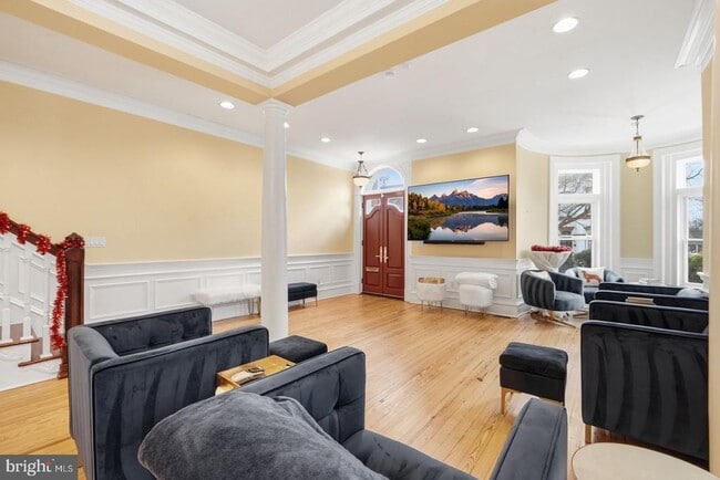 Building Photo - 949 S St NW