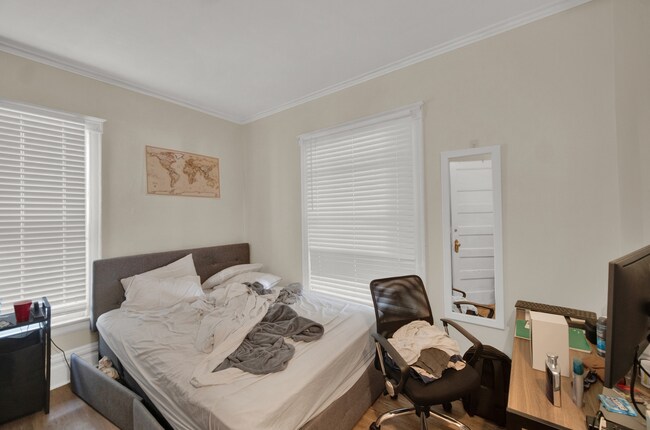 Building Photo - 2000 Sherman Ave