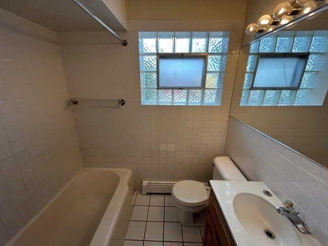 Building Photo - 1535 Bonnie Brae Pl