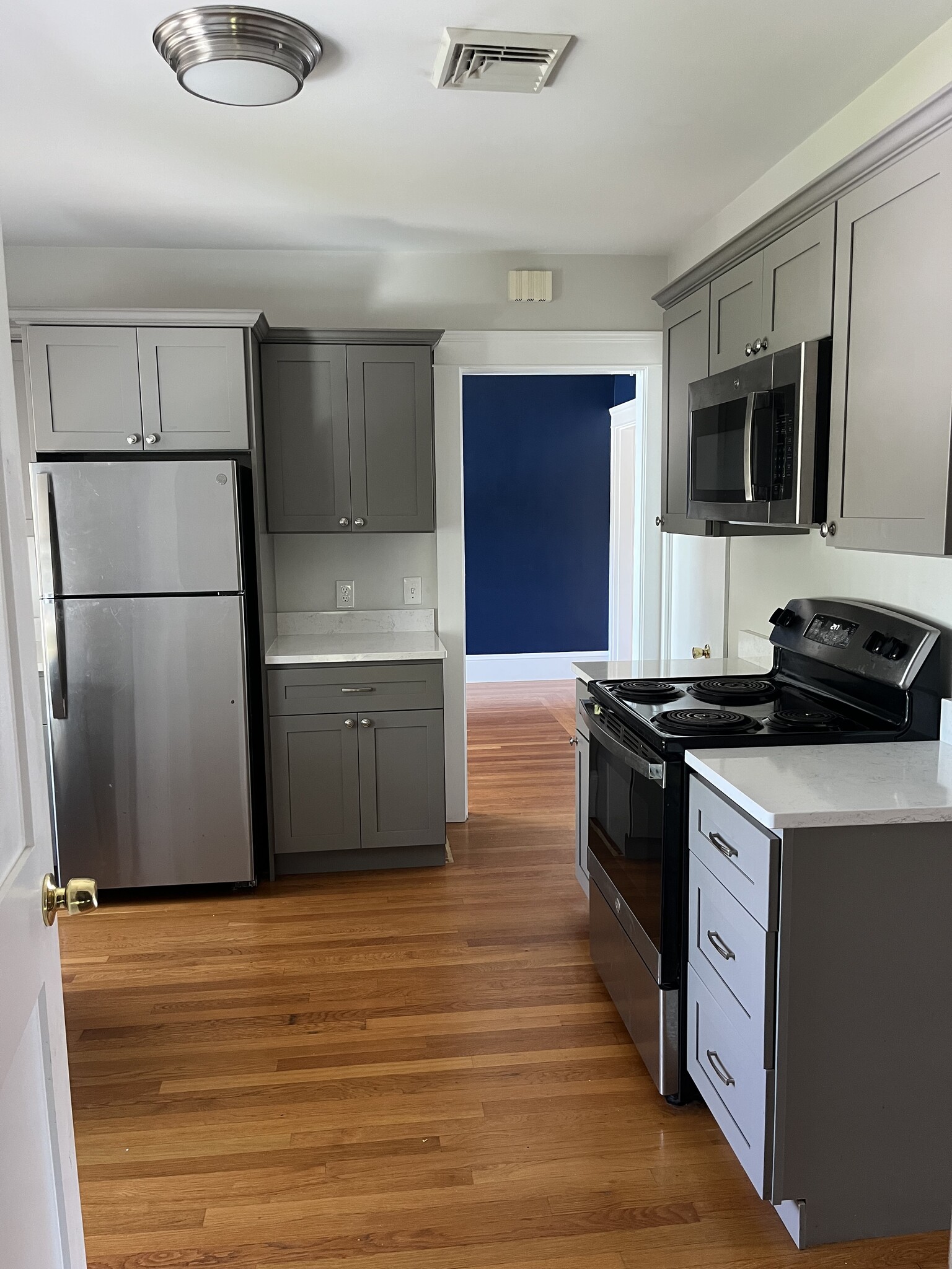Kitchen Angle 2 - 100 Lauriston St