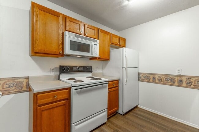 Building Photo - 82 Eastwood Ct