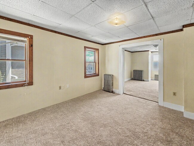 Building Photo - 1403 N Sumner Ave