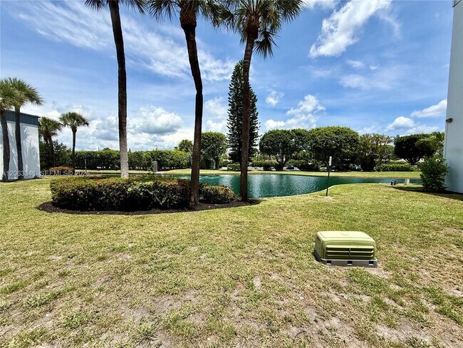 Building Photo - 400 Waterway Dr S