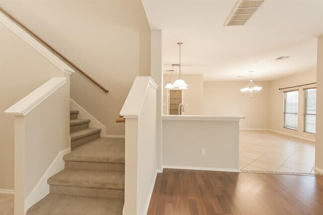 Building Photo - 1132 Alexandria Way