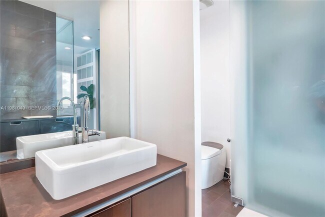 Building Photo - 1040 Biscayne Blvd