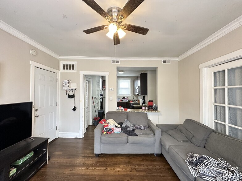 Building Photo - 3538 W Grace St