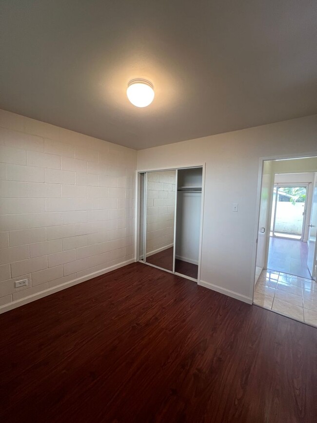 Building Photo - 2 bedroom, 1 bath, 1 parking in Makiki!