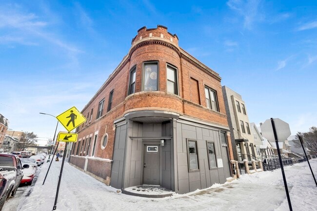 Primary Photo - 1956 W 21st Pl