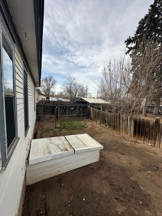 Building Photo - AJE1461