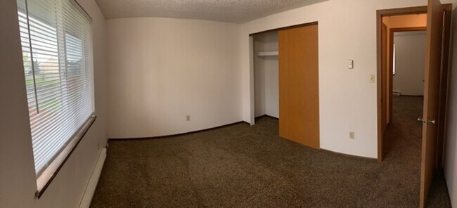 Building Photo - 1347