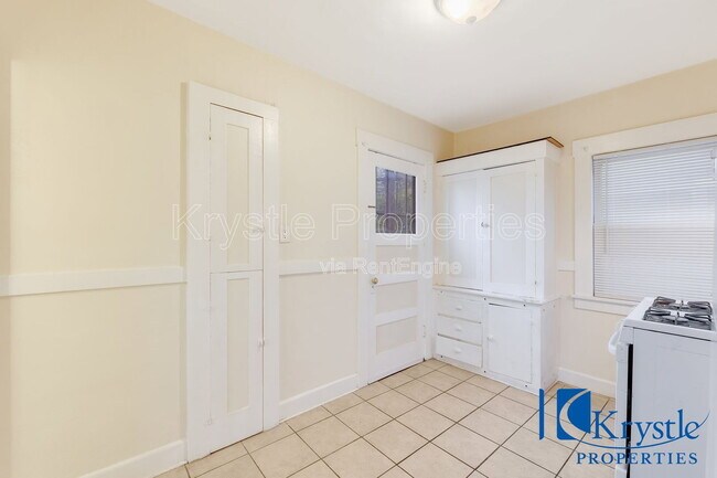 Building Photo - 1117 Sutter St