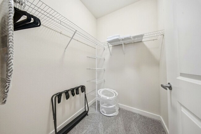 Building Photo - 1700 W Cleveland St