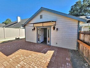 Building Photo - Nice Remodeled Home In Quaint Los Alamos