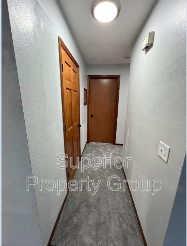 Building Photo - 2 S Wickham Ct