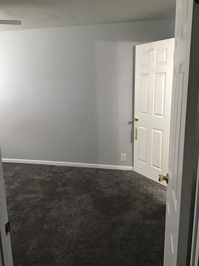 Building Photo - 4110 S Oak Meadows Dr
