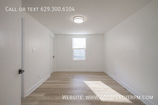 Building Photo - 1707 17th Ave N