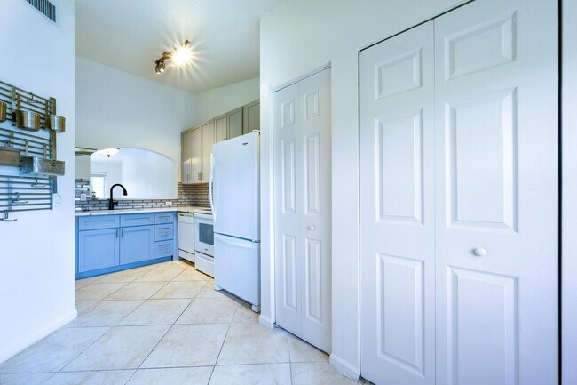 Building Photo - 3478 Briar Bay Blvd