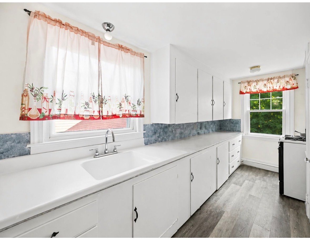 Building Photo - 22 RARITAN Ave