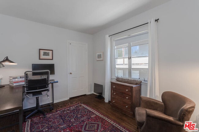 Building Photo - 10959 Strathmore Dr
