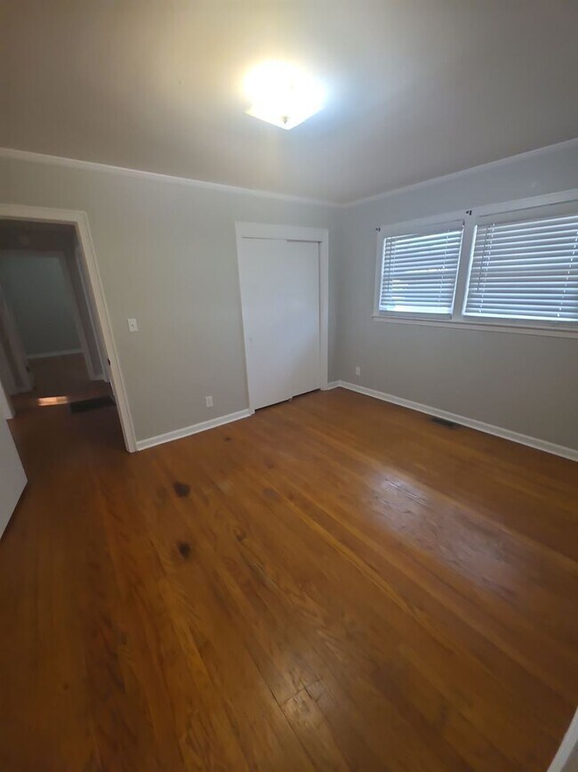 Building Photo - 3-Bedroom Home with Fireplace and Covered Patio in Sparta