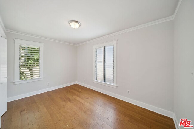 Building Photo - 1239 Havenhurst Dr
