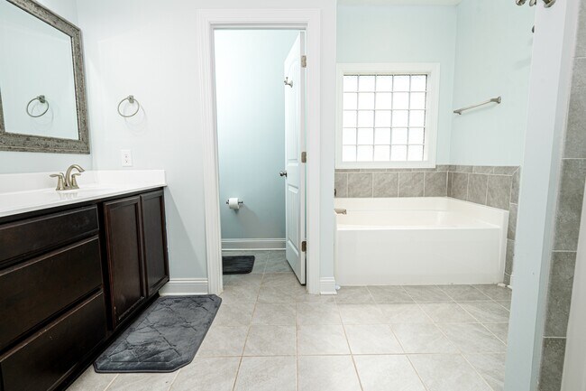 Building Photo - 1202 Skipjack Ct