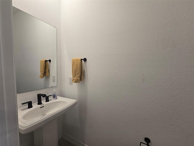 Building Photo - 2913 St Regis Dr