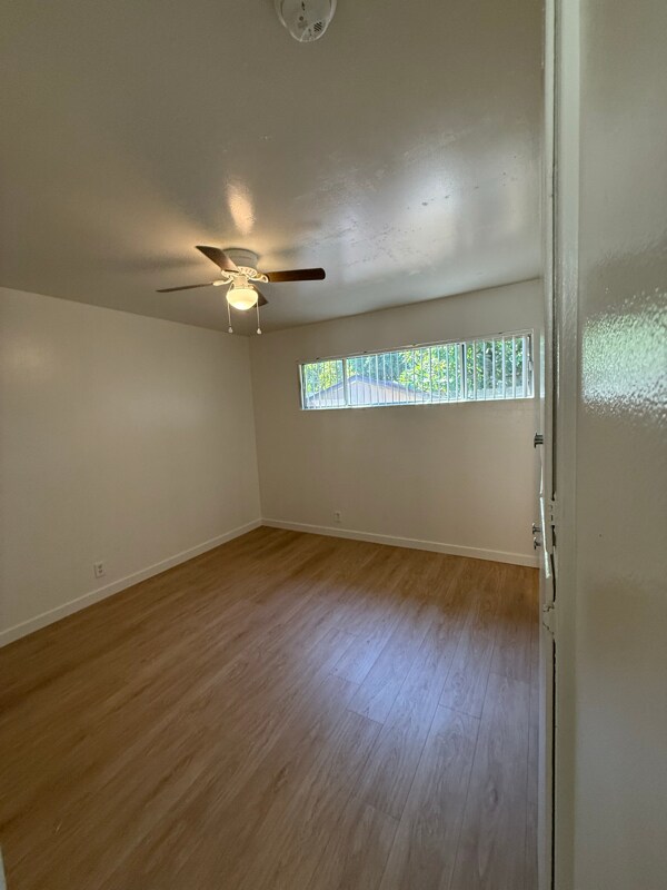 Building Photo - 1036 W 253rd St