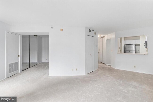 Building Photo - 900 N Stafford St