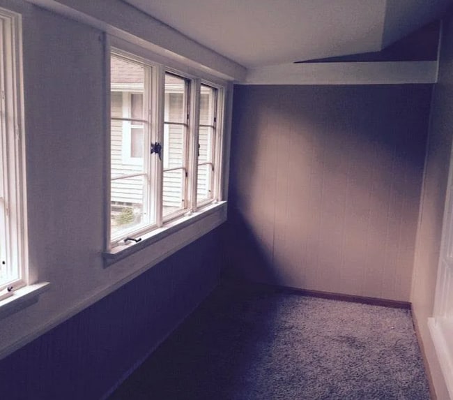 Building Photo - Cozy 2-Bedroom Home with Basement & Off-St...