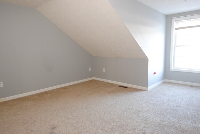 Building Photo - 65 Georgetown Dr