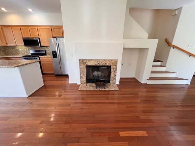 Building Photo - Encinitas Gem: Stunning 2 Bed 2.5 Bath Tow...