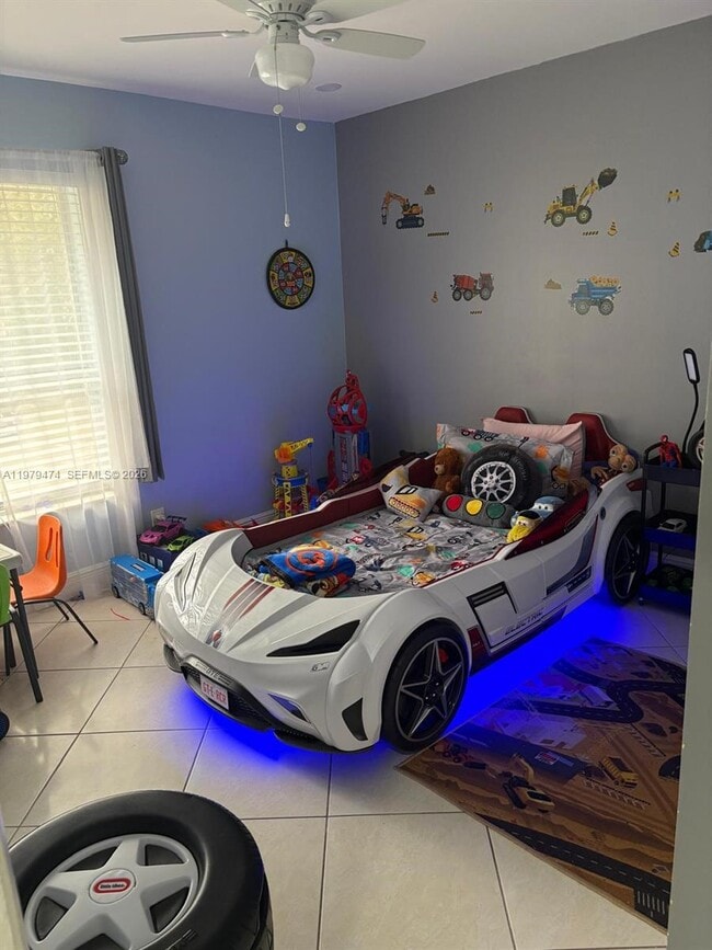 Building Photo - 3987 Carambola Cir N